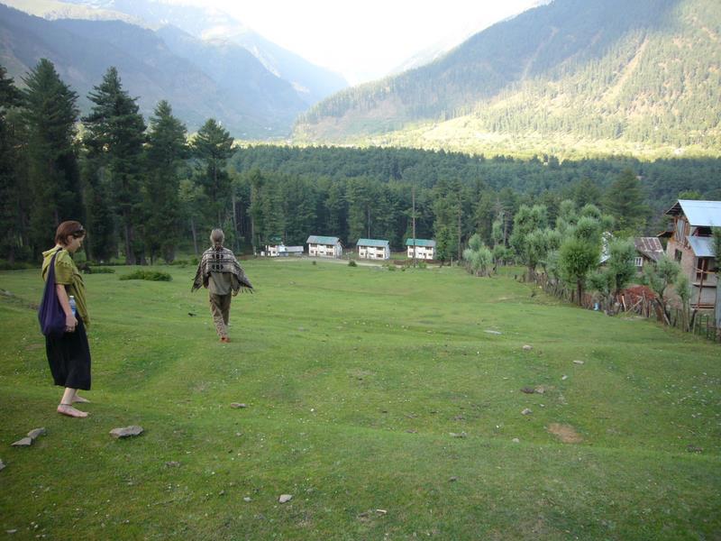 Travel - India - Kashmir - Pahalgam - Around Bentes Lodge